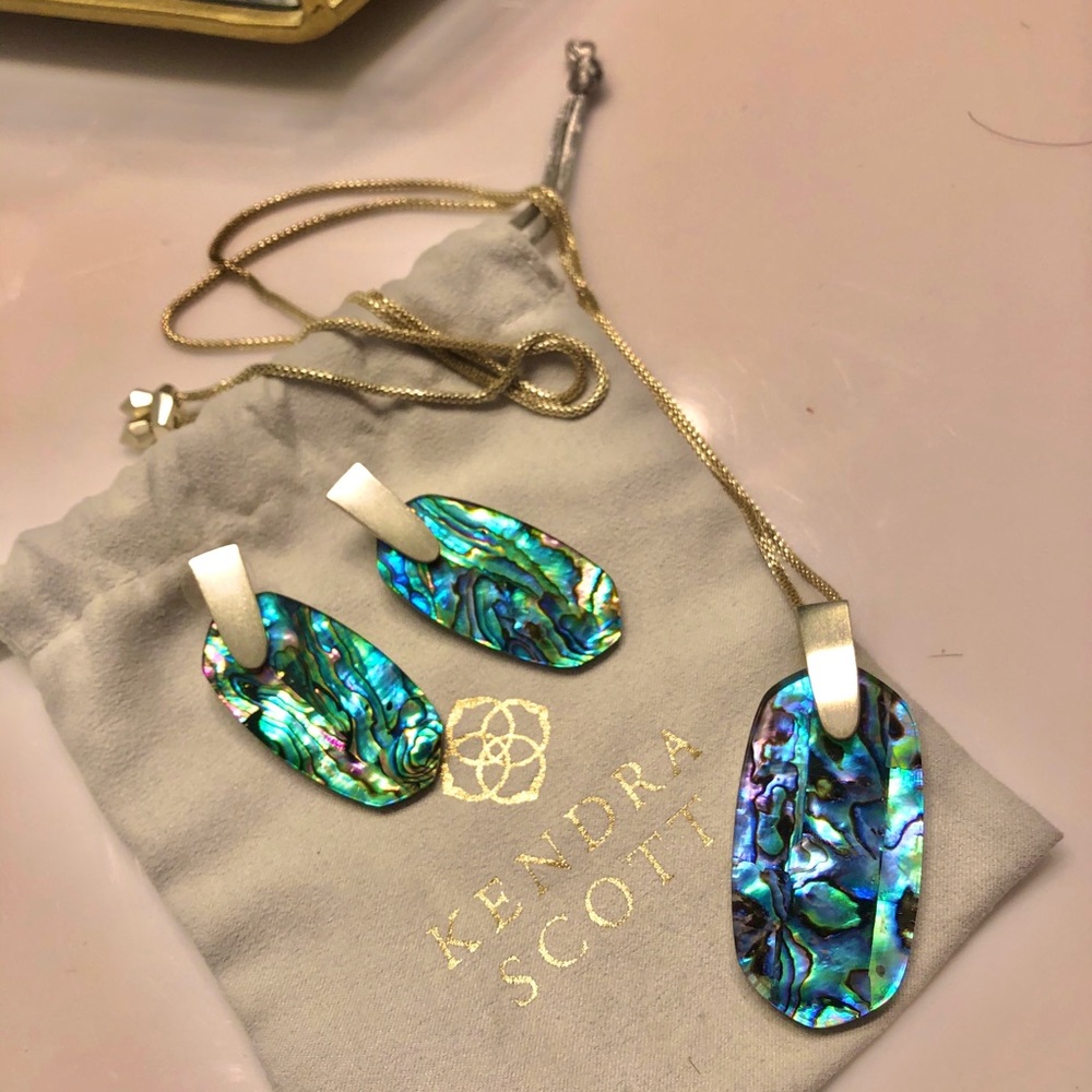 Kendra Scott set